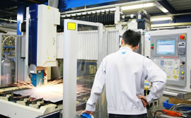 当社のレーザー加工裁断例と加工機